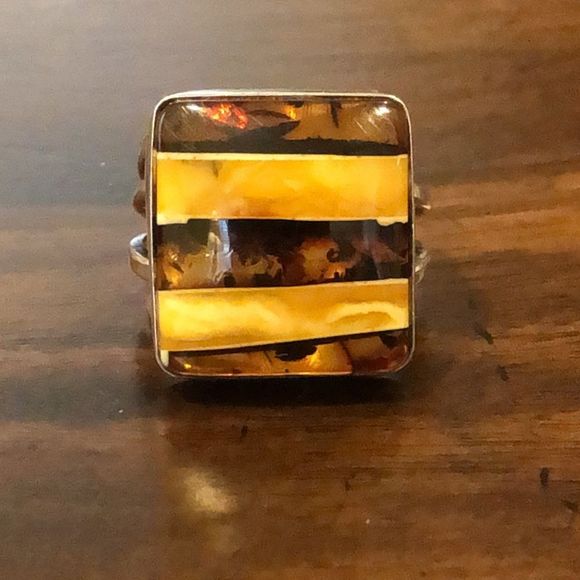 ARTISAN Sterling Silver Striped Bezel Set Maple & Honey Colored Amber Ring Sz 7 - Picture 1 of 10